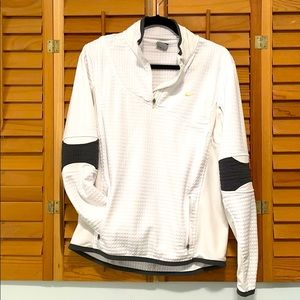 White Nike Sphere Thermal jacket
